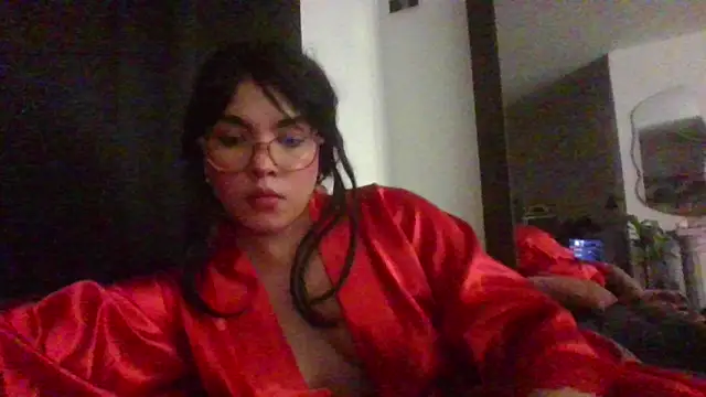 Snapshot of Kiri_Cutee chatting on 03-05-25, 12:59 Kiri Cutee online show from 03-05-25, 12:59