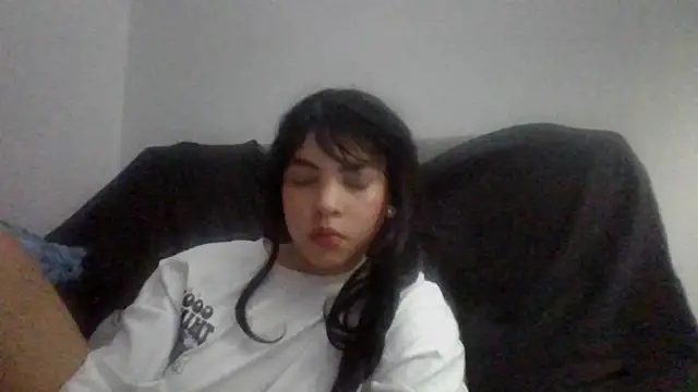 Snapshot of Kiri_Cutee chatting on 01-13-25, 05:44 Kiri Cutee online show from 01-13-25, 05:44