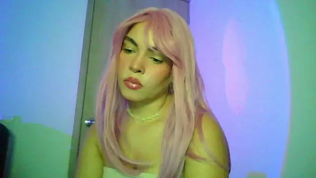 Snapshot of Kiri_Cutee chatting on 10-03-25, 04:36 Kiri Cutee online show from 10-03-25, 04:36
