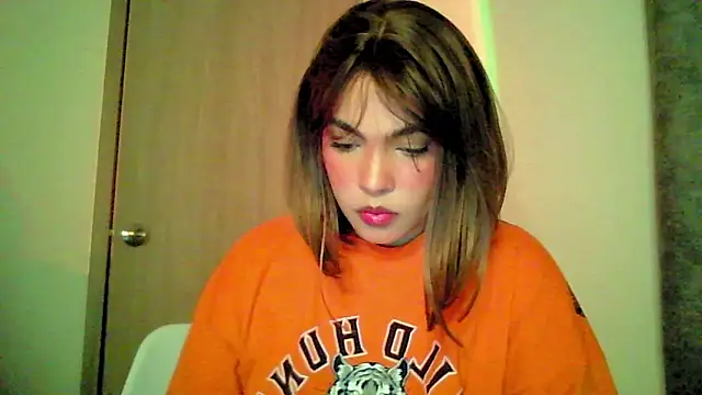 Snapshot of Kiri_Cutee chatting on 09-13-25, 04:23 Kiri Cutee online show from 09-13-25, 04:23