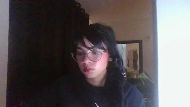 Snapshot of Kiri_Cutee chatting on 02-14-25, 05:30 Kiri Cutee online show from 02-14-25, 05:30
