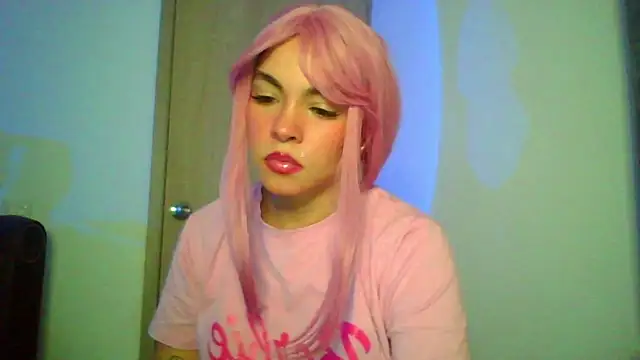 Snapshot of Kiri_Cutee chatting on 10-16-25, 04:21 Kiri Cutee online show from 10-16-25, 04:21