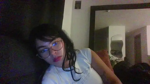 Snapshot of Kiri_Cutee chatting on 02-17-25, 04:53 Kiri Cutee online show from 02-17-25, 04:53