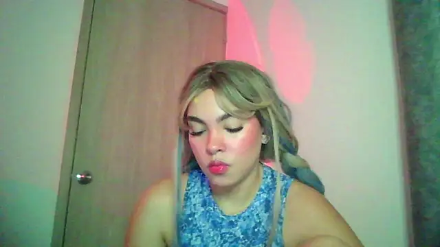 Kiri Cutee online show from 11-13-25, 04:16