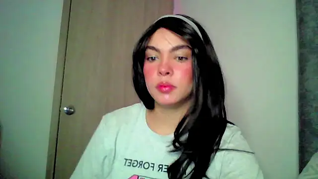 Snapshot of Kiri_Cutee chatting on 09-09-25, 04:00 Kiri Cutee online show from 09-09-25, 04:00