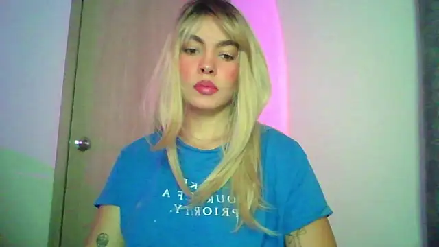 Snapshot of Kiri_Cutee chatting on 10-09-25, 04:24 Kiri Cutee online show from 10-09-25, 04:24