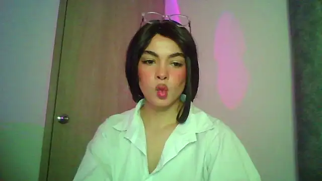 Snapshot of Kiri_Cutee chatting on 10-20-25, 04:03 Kiri Cutee online show from 10-20-25, 04:03