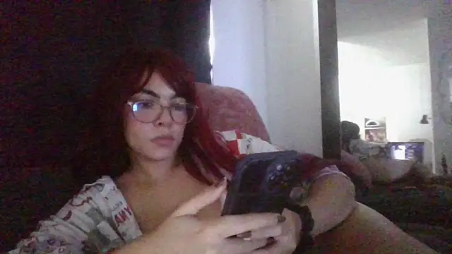 Snapshot of Kiri_Cutee chatting on 03-04-25, 04:52 Kiri Cutee online show from 03-04-25, 04:52