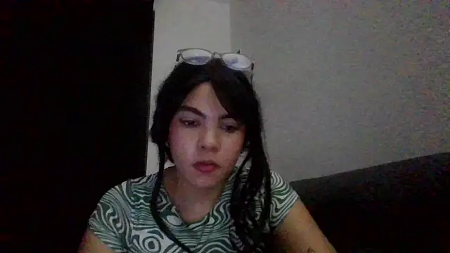 Snapshot of Kiri_Cutee chatting on 02-01-25, 06:00 Kiri Cutee online show from 02-01-25, 06:00