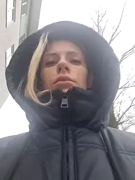 YourJuliena online show from 01-12-25, 12:23