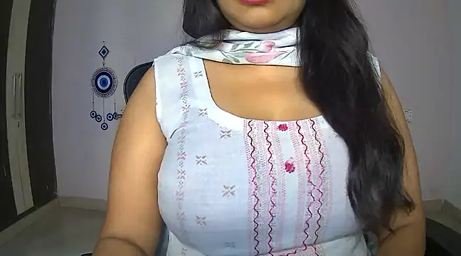 Snapshot of Swetaa_ chatting on 03-05-25, 04:24 Swetaa  online show from 03-05-25, 04:24