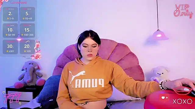 Snapshot of Alliemilky chatting on 02-13-26, 07:36 Alliemilky online show from 02-13-26, 07:36