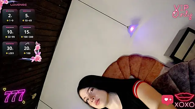 Alliemilky online show from 04-21-26, 07:09