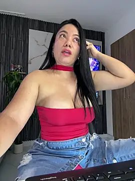 Snapshot of Abril10_ chatting on 04-18-26, 03:25 Abril10 online show from 04-18-26, 03:25