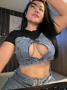 Snapshot of Abril10_ chatting on 02-25-26, 03:23 Abril10 online show from 02-25-26, 03:23