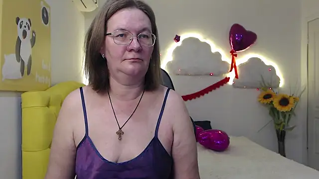 Snapshot of HolyMilfa chatting on 03-21-25, 11:22 HolyMilfa online show from 03-21-25, 11:22