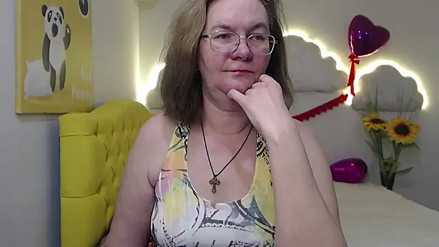 Snapshot of HolyMilfa chatting on 02-22-25, 01:57 HolyMilfa online show from 02-22-25, 01:57
