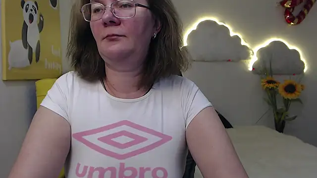 Snapshot of HolyMilfa chatting on 02-08-25, 10:39 HolyMilfa online show from 02-08-25, 10:39