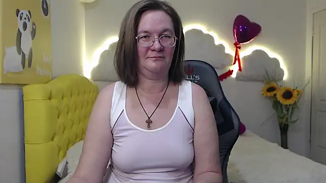 Snapshot of HolyMilfa chatting on 03-22-25, 05:09 HolyMilfa online show from 03-22-25, 05:09