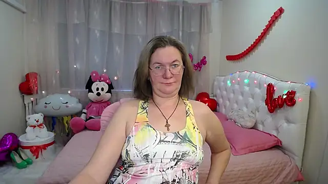 Snapshot of HolyMilfa chatting on 02-12-25, 10:46 HolyMilfa online show from 02-12-25, 10:46