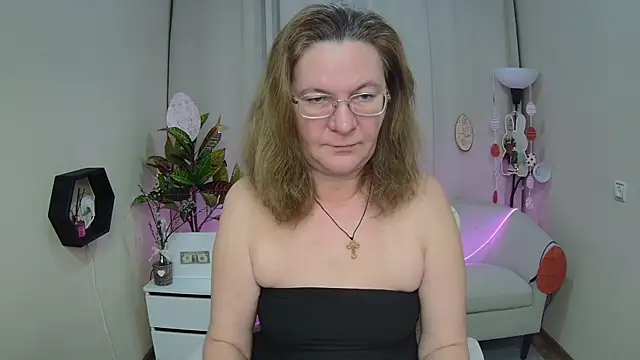 HolyMilfa online show from 04-07-26, 06:59