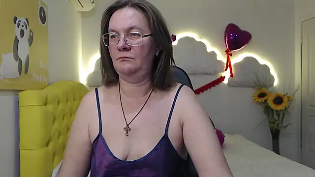 Snapshot of HolyMilfa chatting on 03-21-25, 05:34 HolyMilfa online show from 03-21-25, 05:34