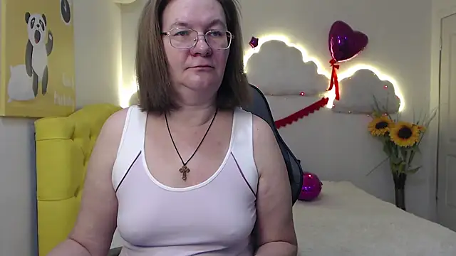 Snapshot of HolyMilfa chatting on 03-22-25, 07:57 HolyMilfa online show from 03-22-25, 07:57