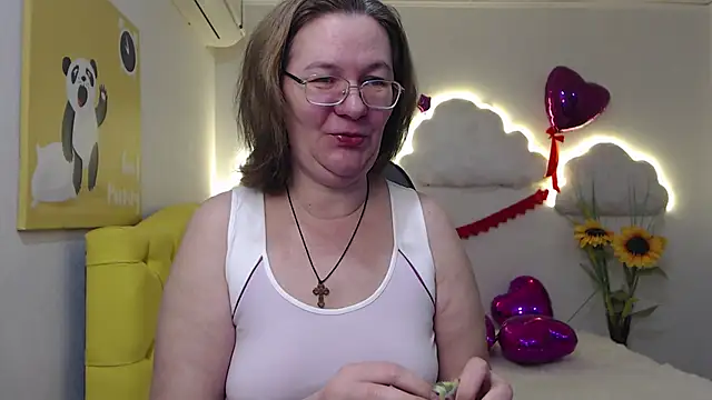 Snapshot of HolyMilfa chatting on 02-20-25, 07:45 HolyMilfa online show from 02-20-25, 07:45