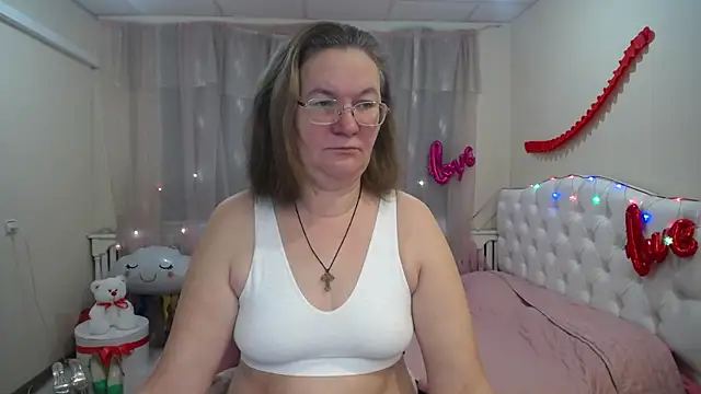 Snapshot of HolyMilfa chatting on 03-18-25, 07:44 HolyMilfa online show from 03-18-25, 07:44