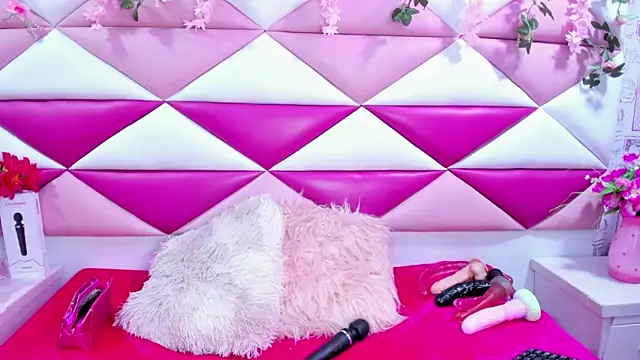 SalmaSantos online show from 10-31-25, 02:30