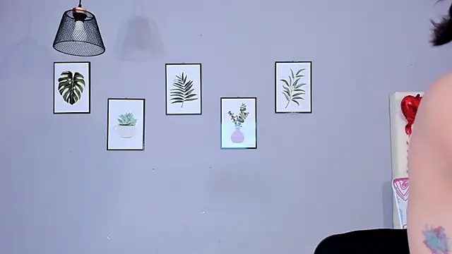 Maia W10 online show from 03-20-25, 02:42