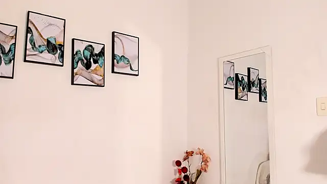 Maia W10 online show from 03-15-25, 12:34