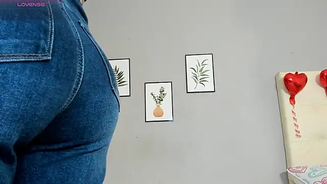 Maia W10 online show from 03-22-25, 12:35