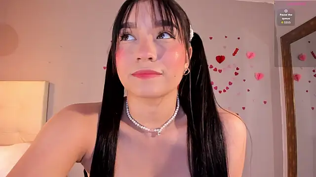 Maia W10 online show from 04-07-26, 12:18