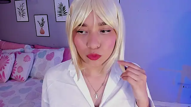 Maia W10 online show from 10-10-25, 12:39