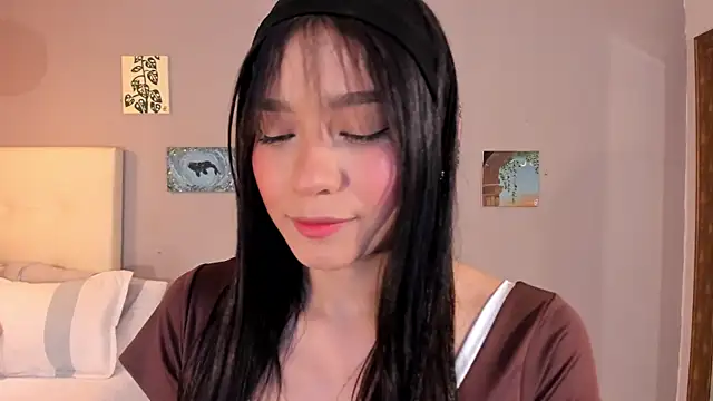 Maia W10 online show from 04-27-26, 12:25