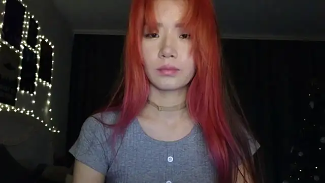 Snapshot of E_v_E_ chatting on 01-07-25, 04:39 E v E online show from 01-07-25, 04:39