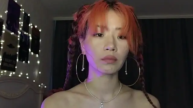 Snapshot of E_v_E_ chatting on 01-17-25, 10:22 E v E online show from 01-17-25, 10:22