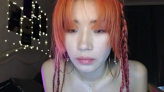 Snapshot of E_v_E_ chatting on 01-17-25, 04:17 E v E online show from 01-17-25, 04:17