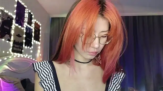 Snapshot of E_v_E_ chatting on 01-11-25, 07:17 E v E online show from 01-11-25, 07:17