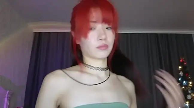 Snapshot of E_v_E_ chatting on 12-15-24, 04:29 E v E online show from 12-15-24, 04:29