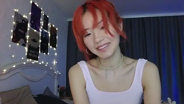 Snapshot of E_v_E_ chatting on 12-30-24, 08:32 E v E online show from 12-30-24, 08:32