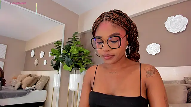 AriaFoster online show from 11-25-25, 04:02