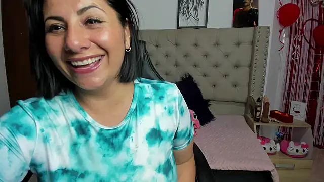 Snapshot of AngeleRoux chatting on 03-10-25, 12:07 AngeleRoux online show from 03-10-25, 12:07