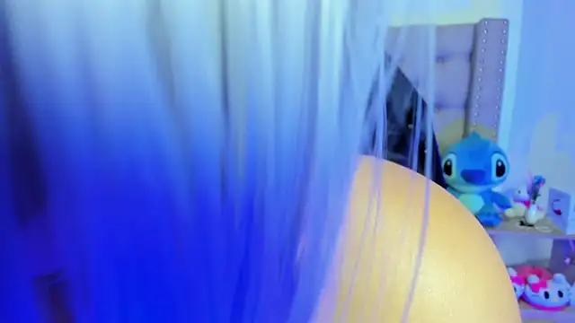 Snapshot of AngeleRoux chatting on 02-06-25, 04:42 AngeleRoux online show from 02-06-25, 04:42