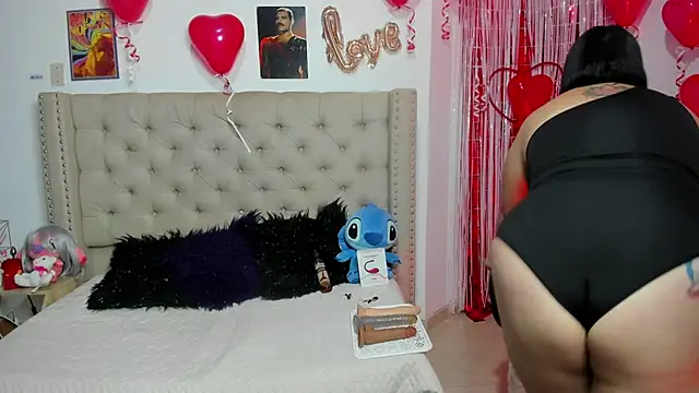 Snapshot of AngeleRoux chatting on 02-11-25, 02:57 AngeleRoux online show from 02-11-25, 02:57