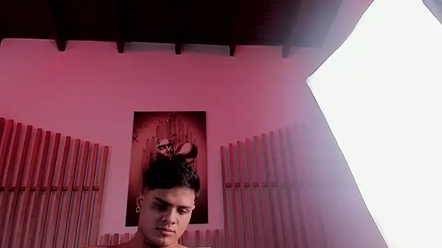 Snapshot of Myk3xx chatting on 12-17-24, 06:20 Myk3xx online show from 12-17-24, 06:20