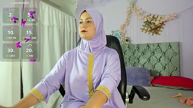 Snapshot of BadraSaadi chatting on 10-22-25, 07:57 BadraSaadi online show from 10-22-25, 07:57