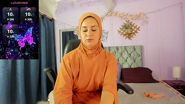 Snapshot of BadraSaadi chatting on 02-10-26, 12:04 BadraSaadi online show from 02-10-26, 12:04