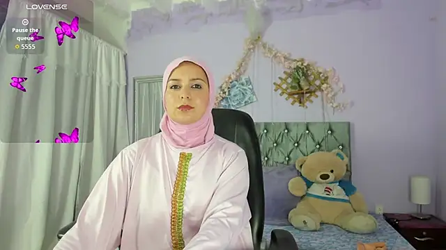 Snapshot of BadraSaadi chatting on 10-07-25, 07:48 BadraSaadi online show from 10-07-25, 07:48